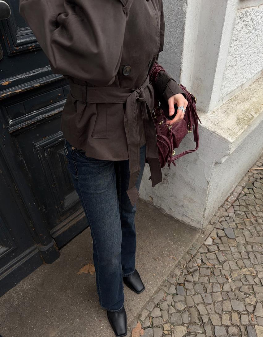 Dam Kort Trenchcoat – Knytbälte – Hög Krage – Knappstängning – bild 1