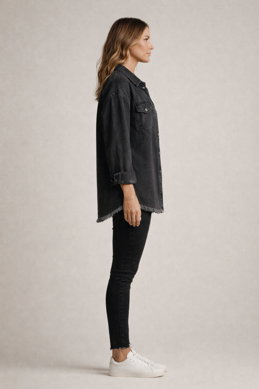 Dam Jeansjacka – Tryckknappar – Bröstfickor – Fransad Nederkant, sidan